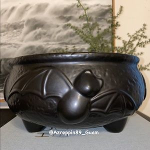 9.5” x 5” Jack O Lantern Lane Black Ceramic Bat Cauldron Goth Halloween Decor